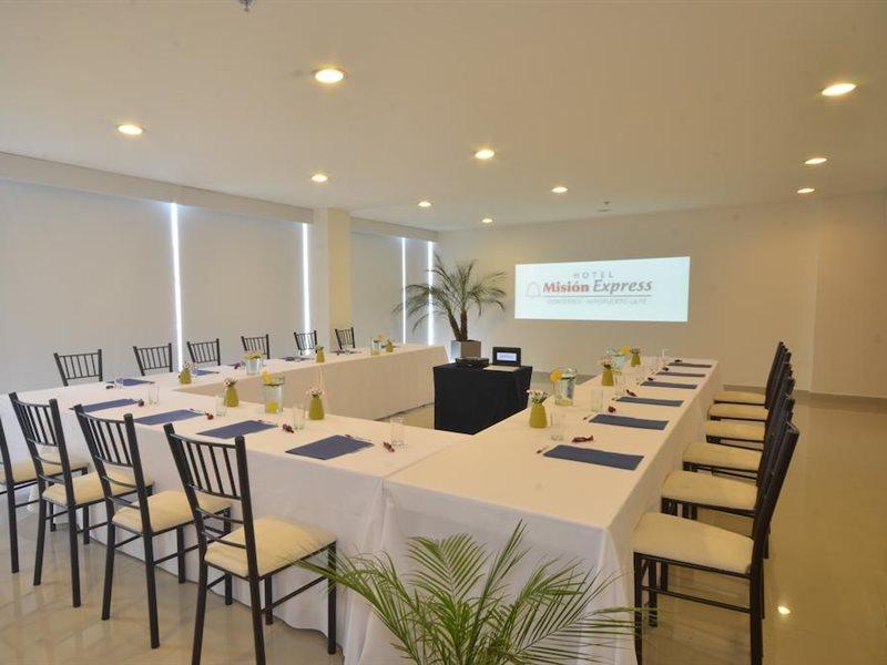 Mision Express Monterrey Aeropuerto La Fe Otel Apodaca Dış mekan fotoğraf