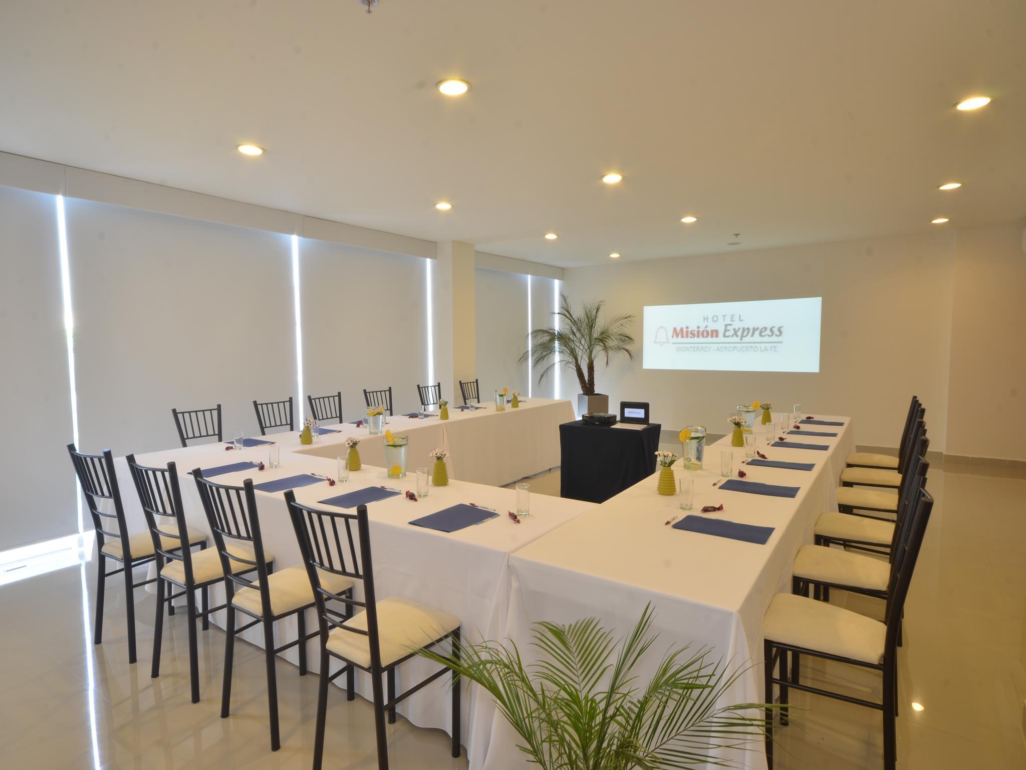 Mision Express Monterrey Aeropuerto La Fe Otel Apodaca Dış mekan fotoğraf